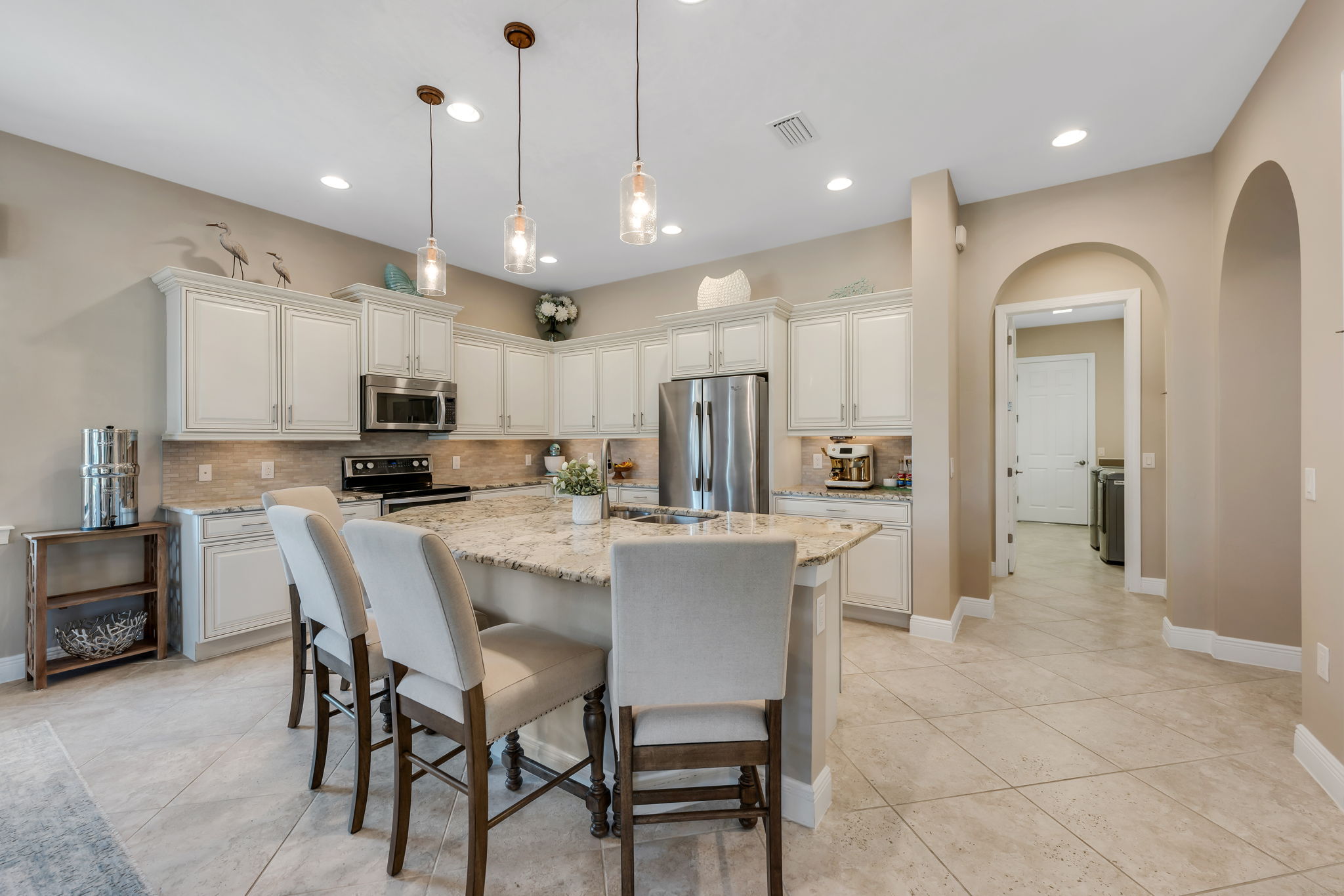 Breakfast Bar - Kitchen