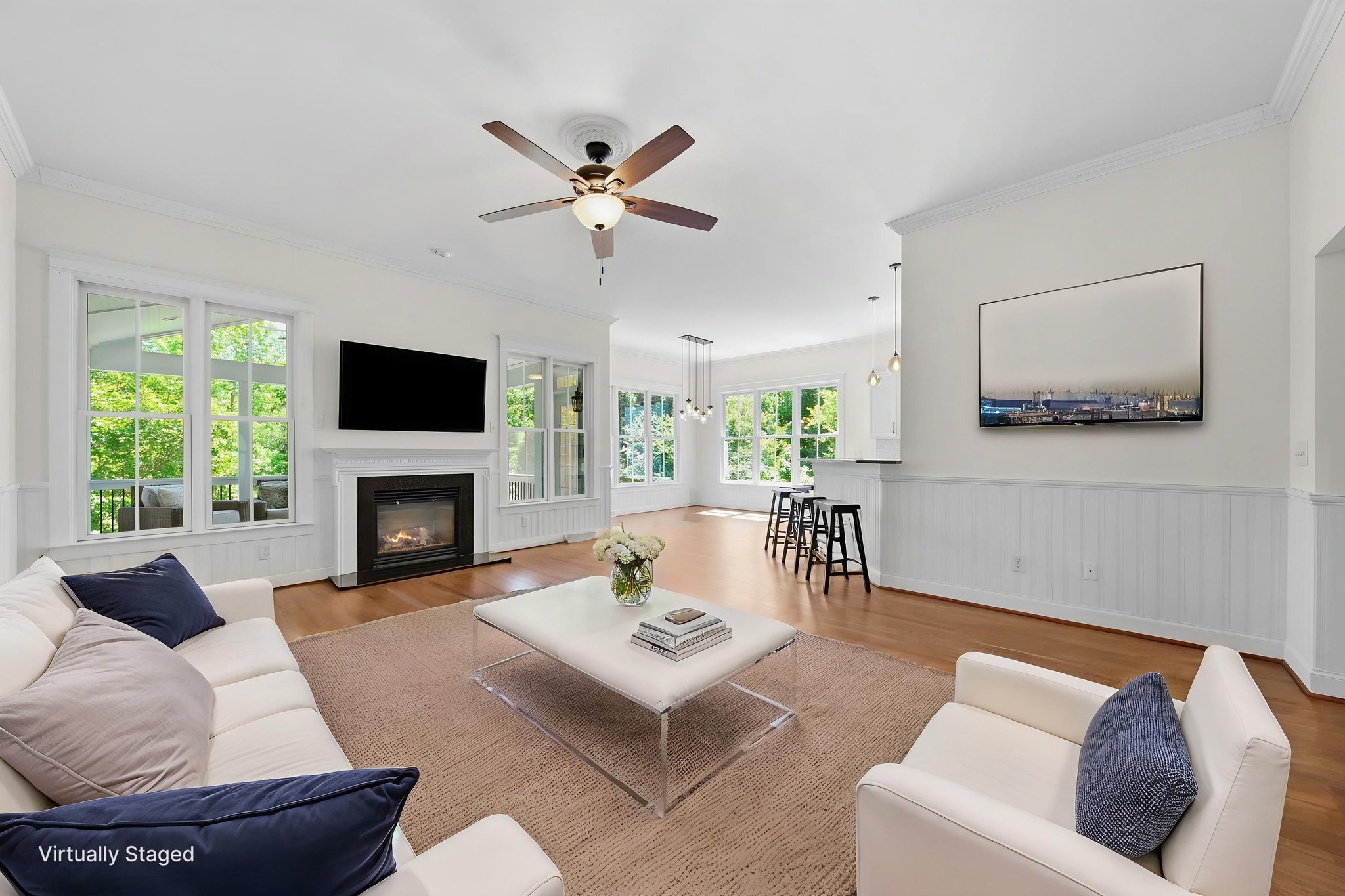 SSI01962_web virtually staged.jpeg