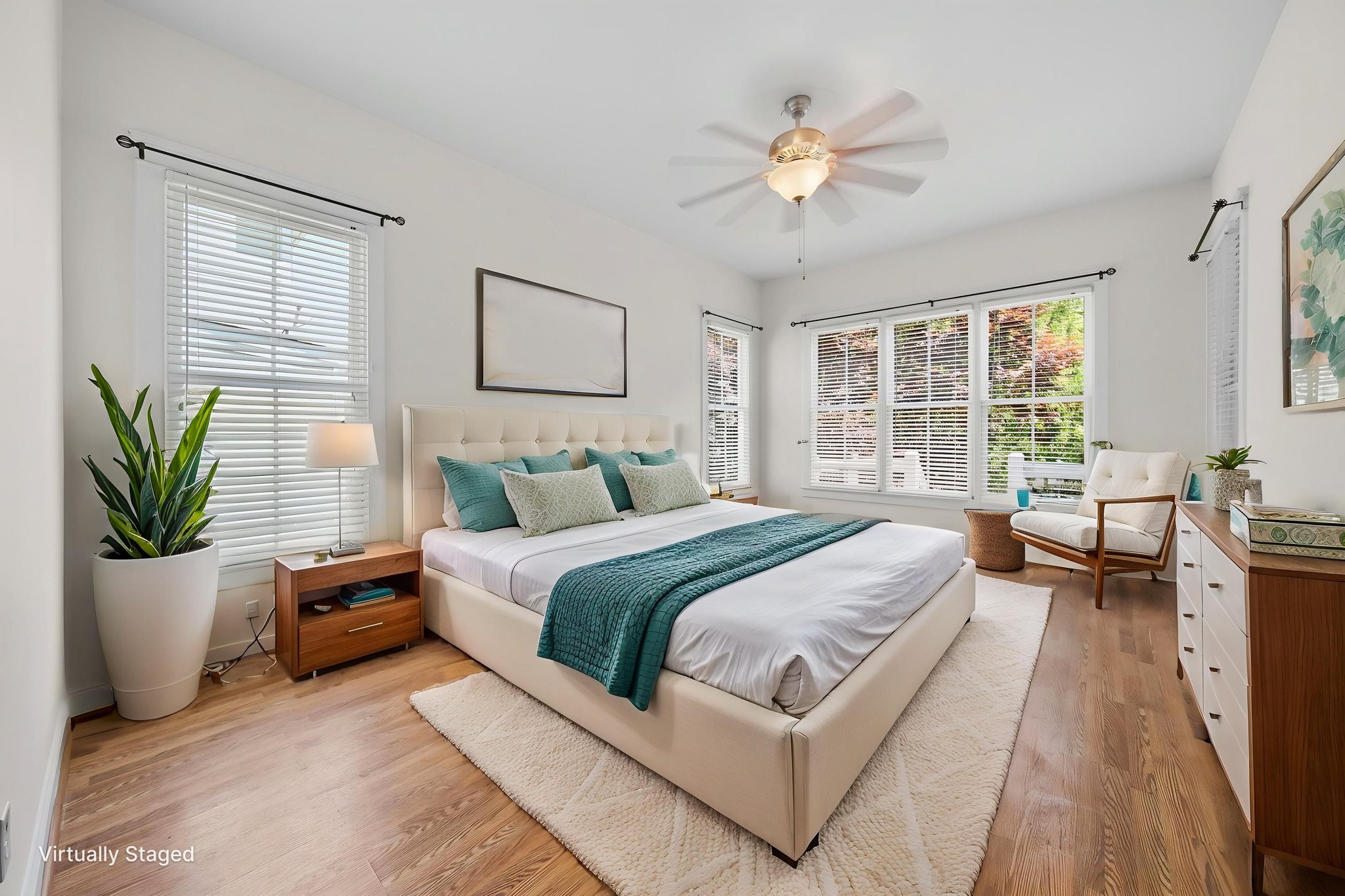 SSI01983_web virtually staged.jpeg