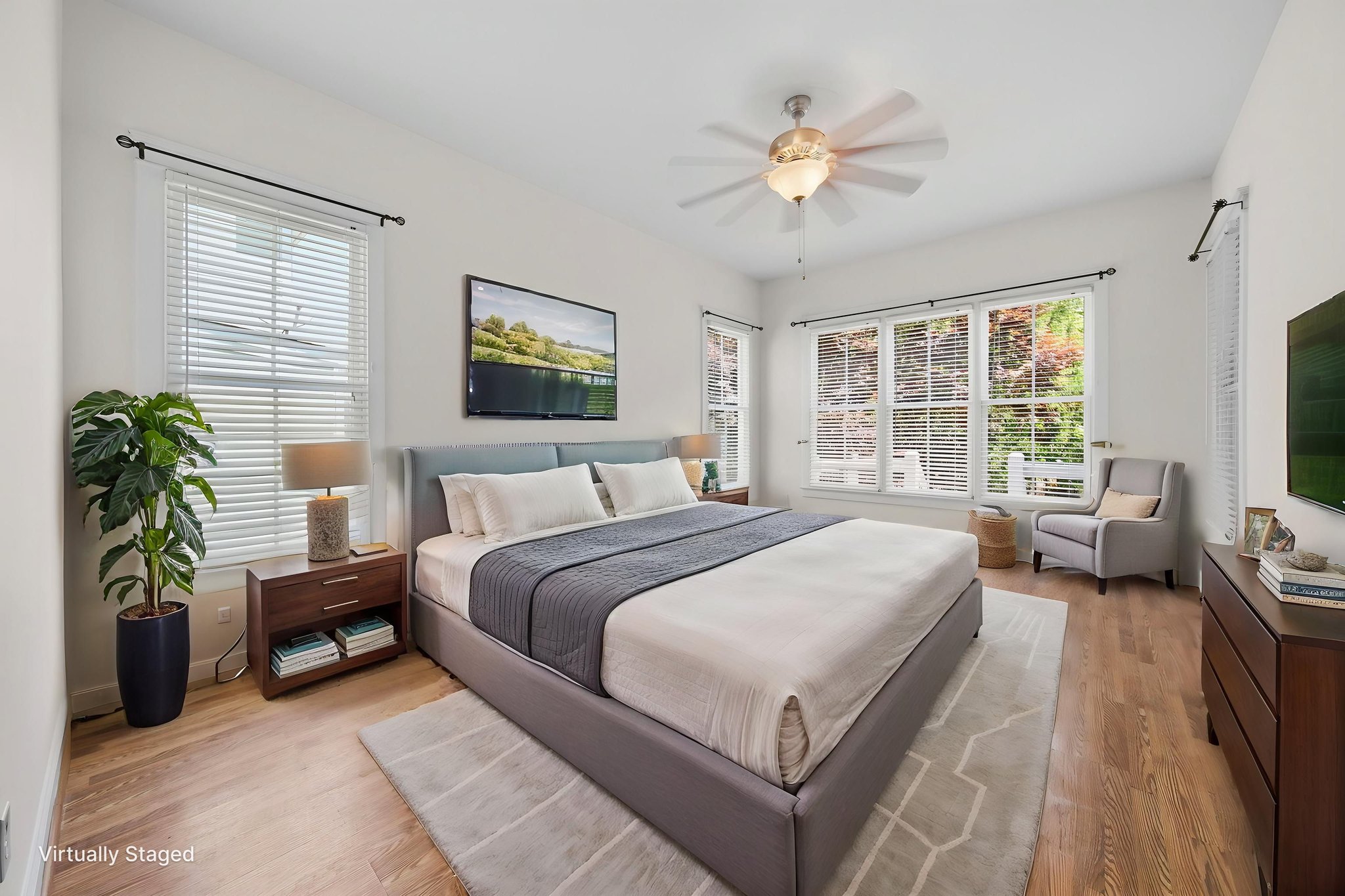 SSI01983_web virtually staged.jpeg