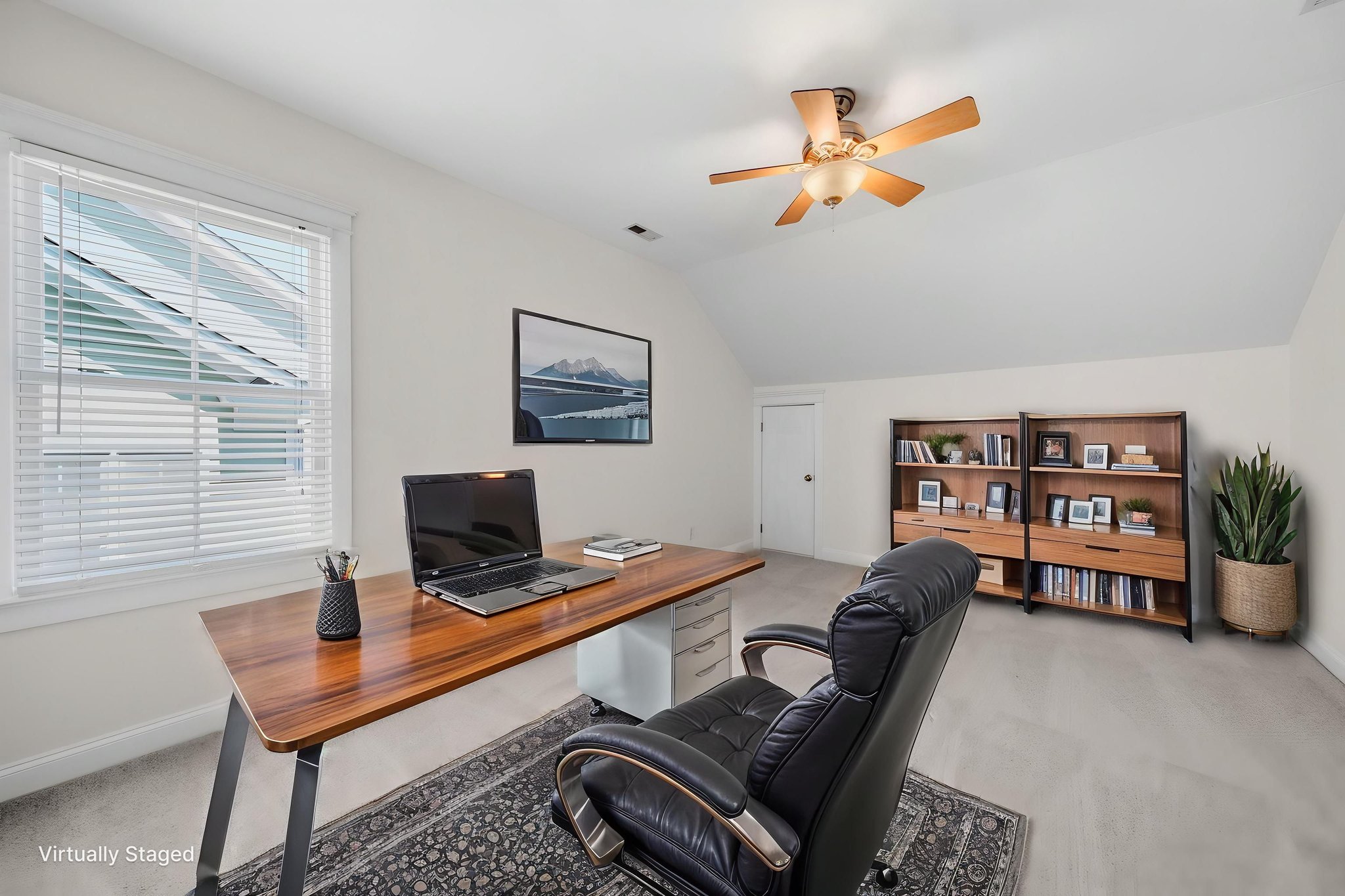 SSI02058_web virtually staged.jpeg