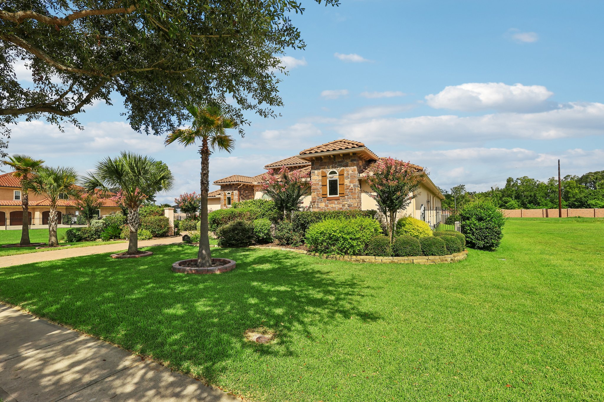 Grand Estates Dr-S0807-002.jpg