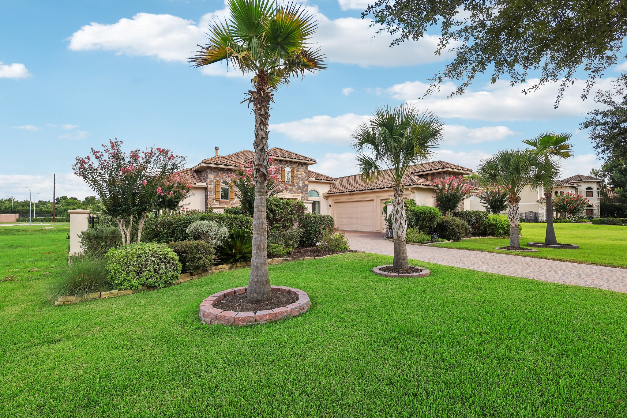 Grand Estates Dr-S0807-003.jpg