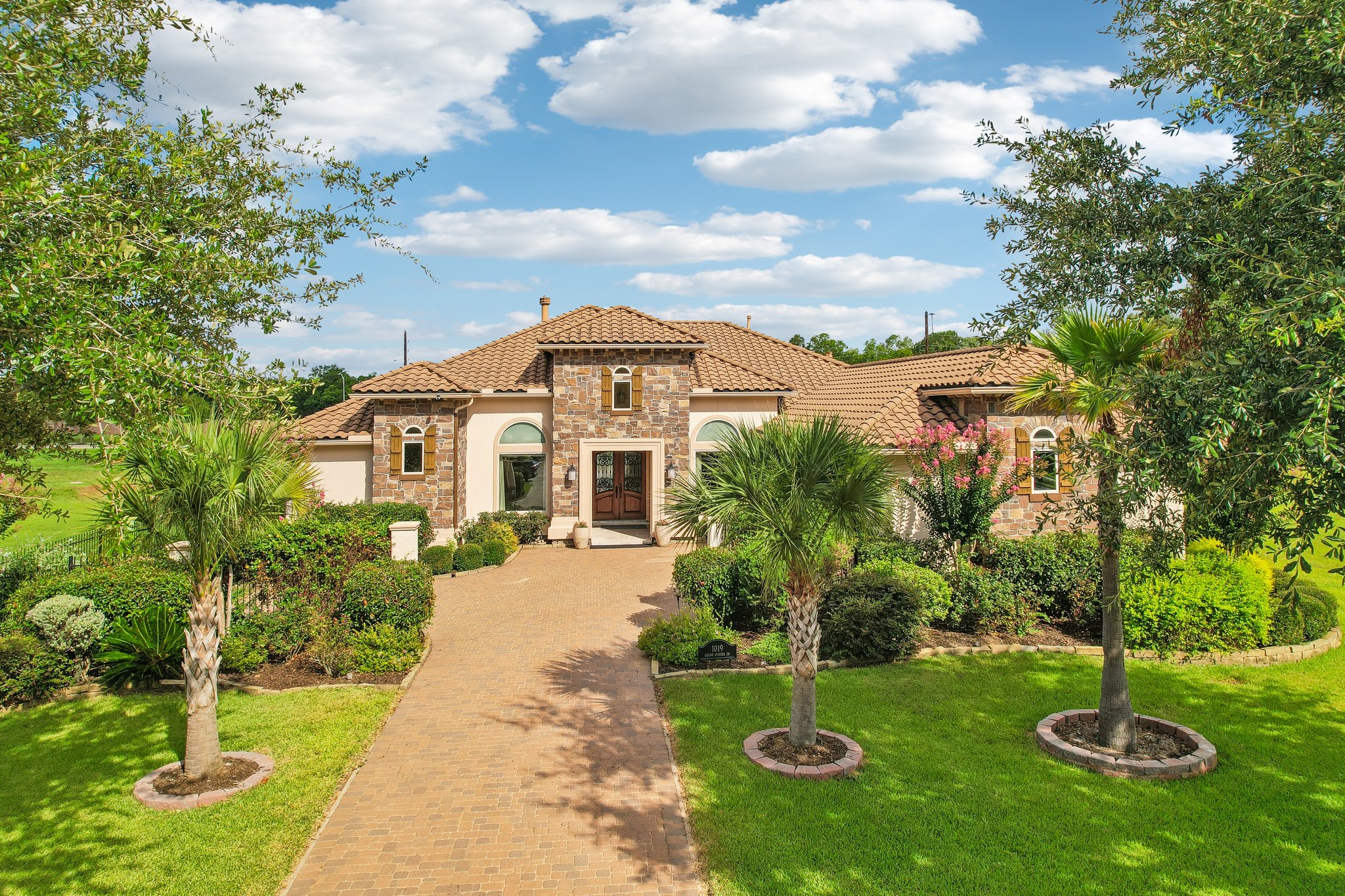 Grand Estates Dr-S0807-048.jpg