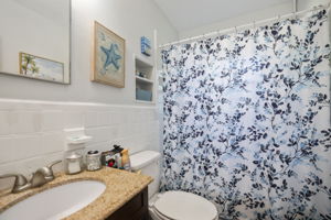 ADU Bathroom - 495A8238 (1)