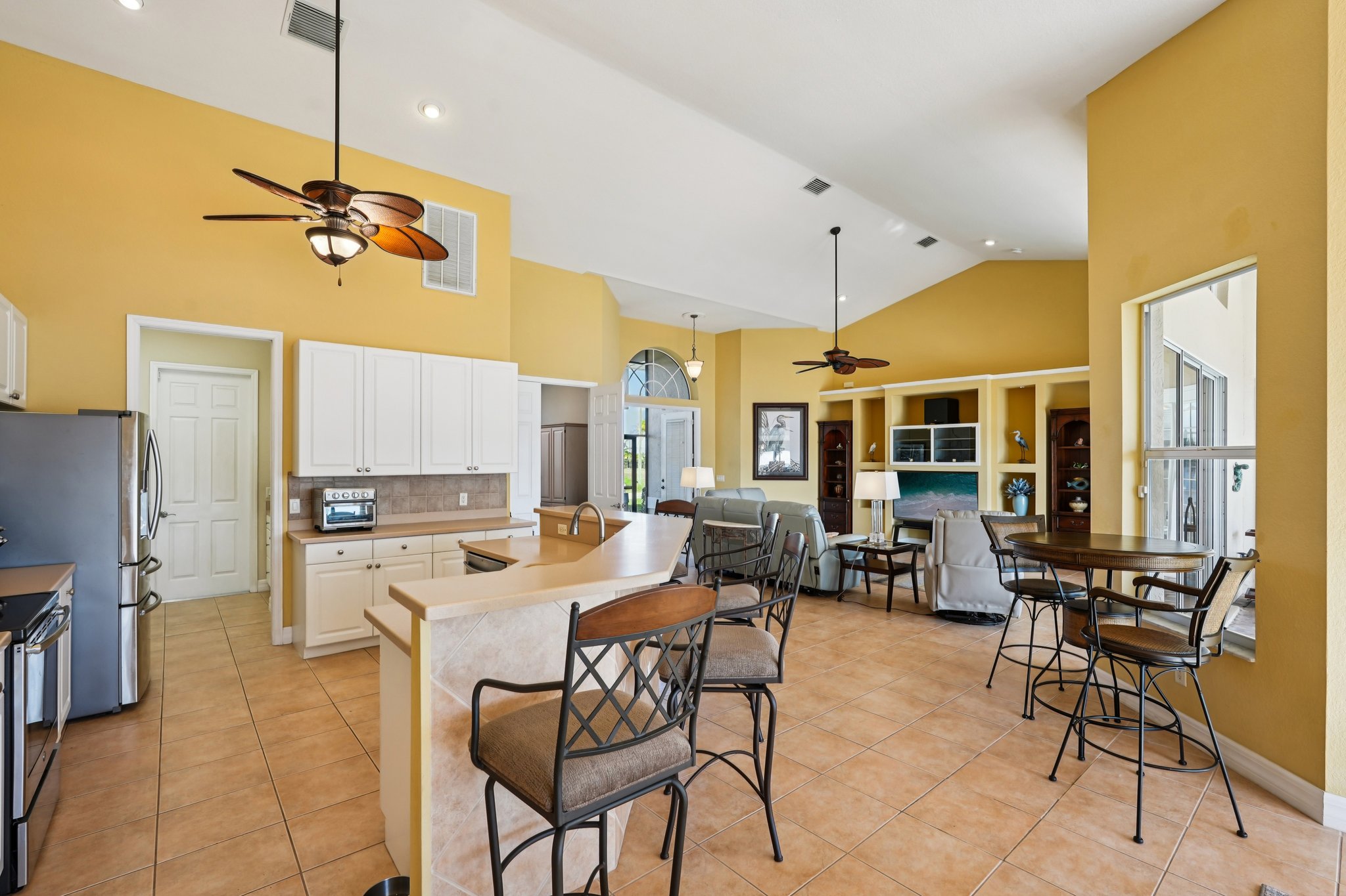 NW 42nd Pl-S2103-012.jpg