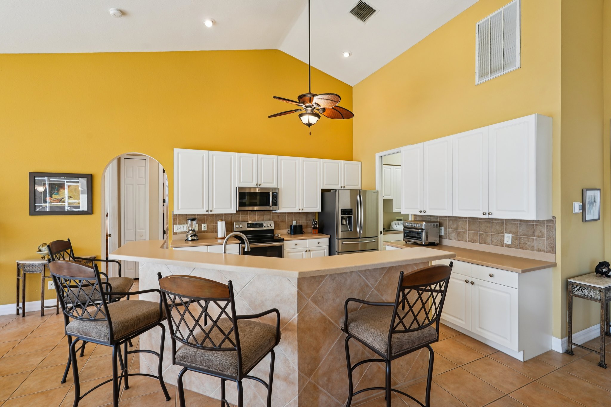 NW 42nd Pl-S2103-015.jpg