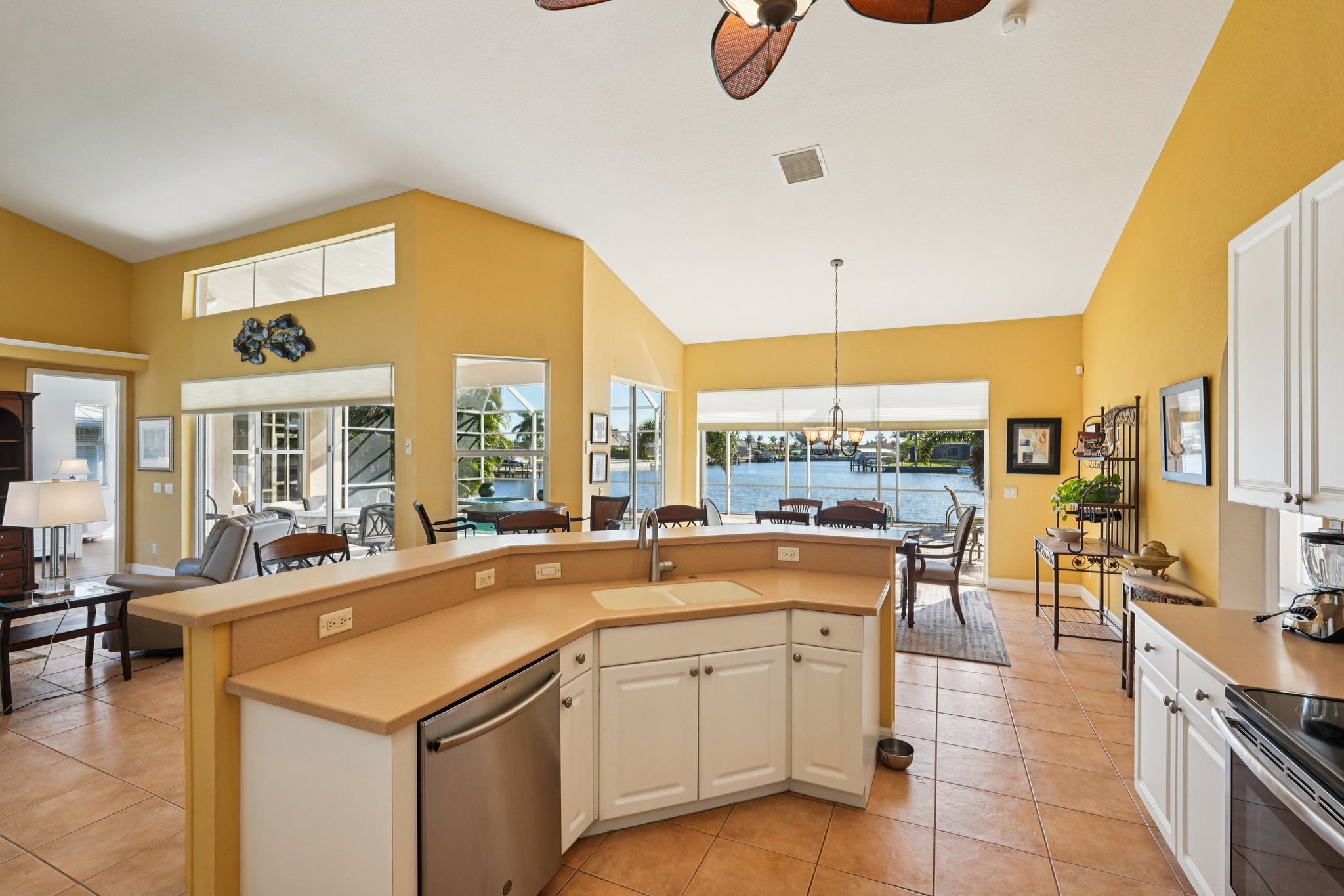 NW 42nd Pl-S2103-016.jpg