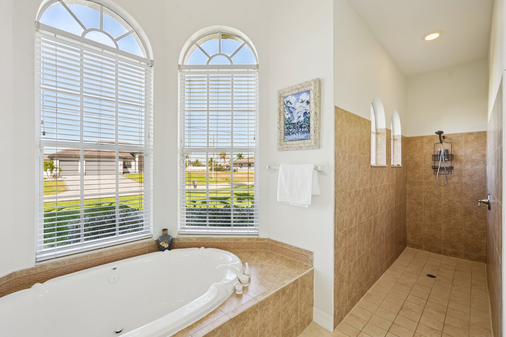 NW 42nd Pl-S2103-021.jpg