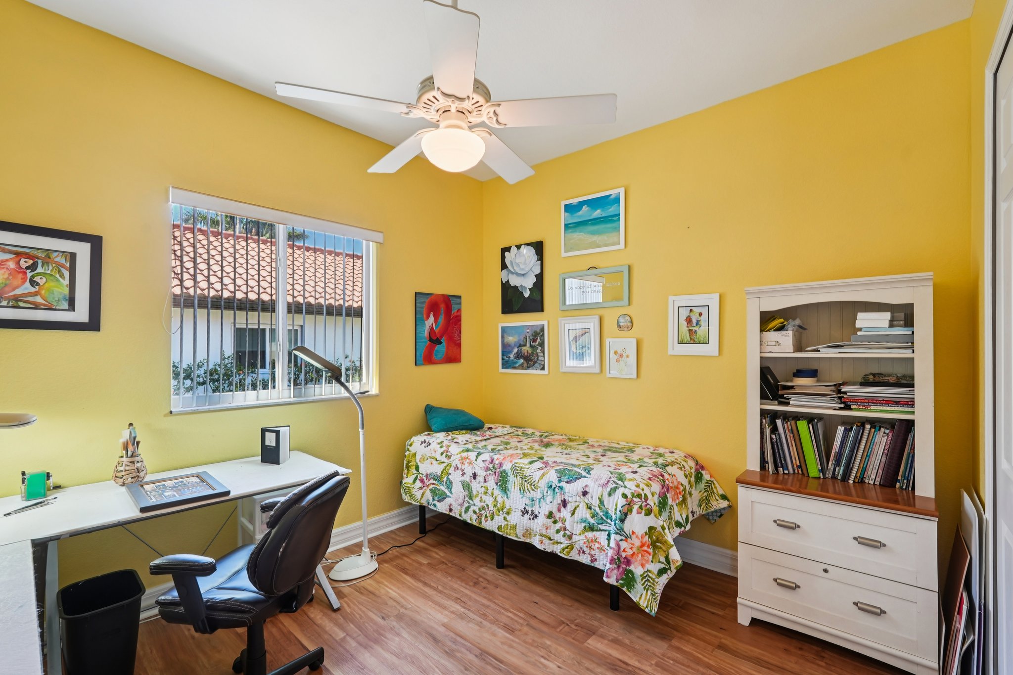 NW 42nd Pl-S2103-029.jpg