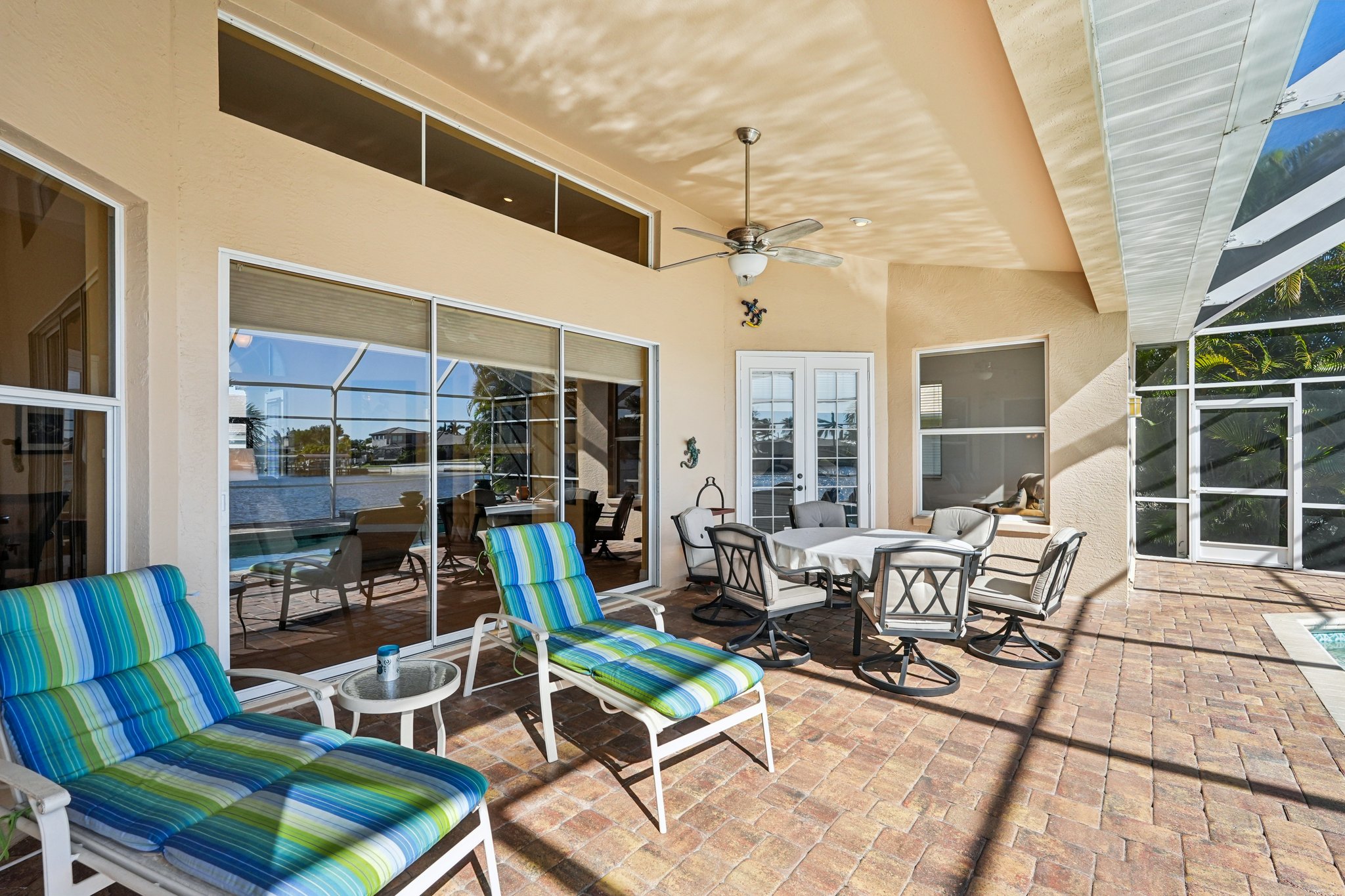 NW 42nd Pl-S2103-031.jpg