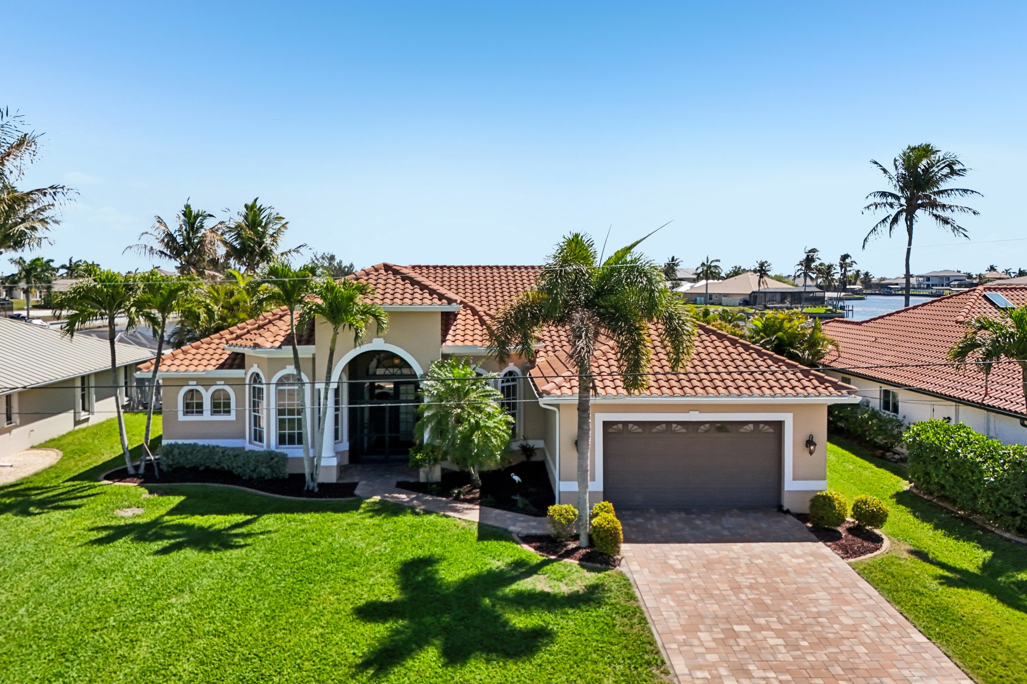 NW 42nd Pl-S2103-048.jpg