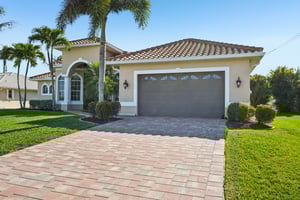 NW 42nd Pl-S2103-002.jpg