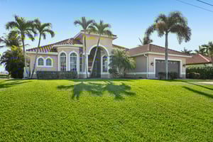 NW 42nd Pl-S2103-003.jpg