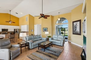 NW 42nd Pl-S2103-008.jpg