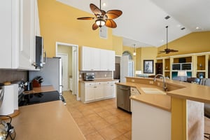 NW 42nd Pl-S2103-013.jpg