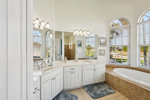 NW 42nd Pl-S2103-022.jpg