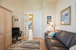 NW 42nd Pl-S2103-024.jpg