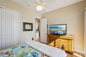 NW 42nd Pl-S2103-027.jpg