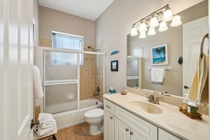 NW 42nd Pl-S2103-028.jpg