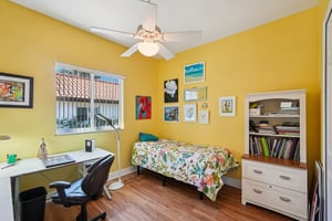 NW 42nd Pl-S2103-029.jpg