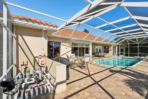 NW 42nd Pl-S2103-037.jpg