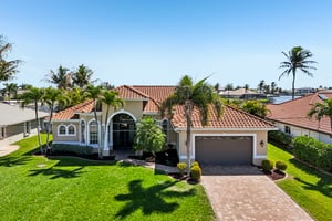 NW 42nd Pl-S2103-048.jpg