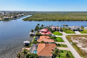 NW 42nd Pl-S2103-051.jpg