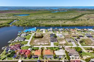 NW 42nd Pl-S2103-053.jpg