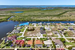 NW 42nd Pl-S2103-054.jpg