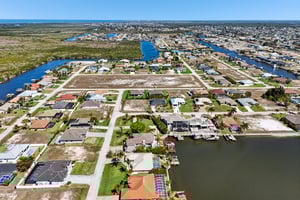 NW 42nd Pl-S2103-055.jpg