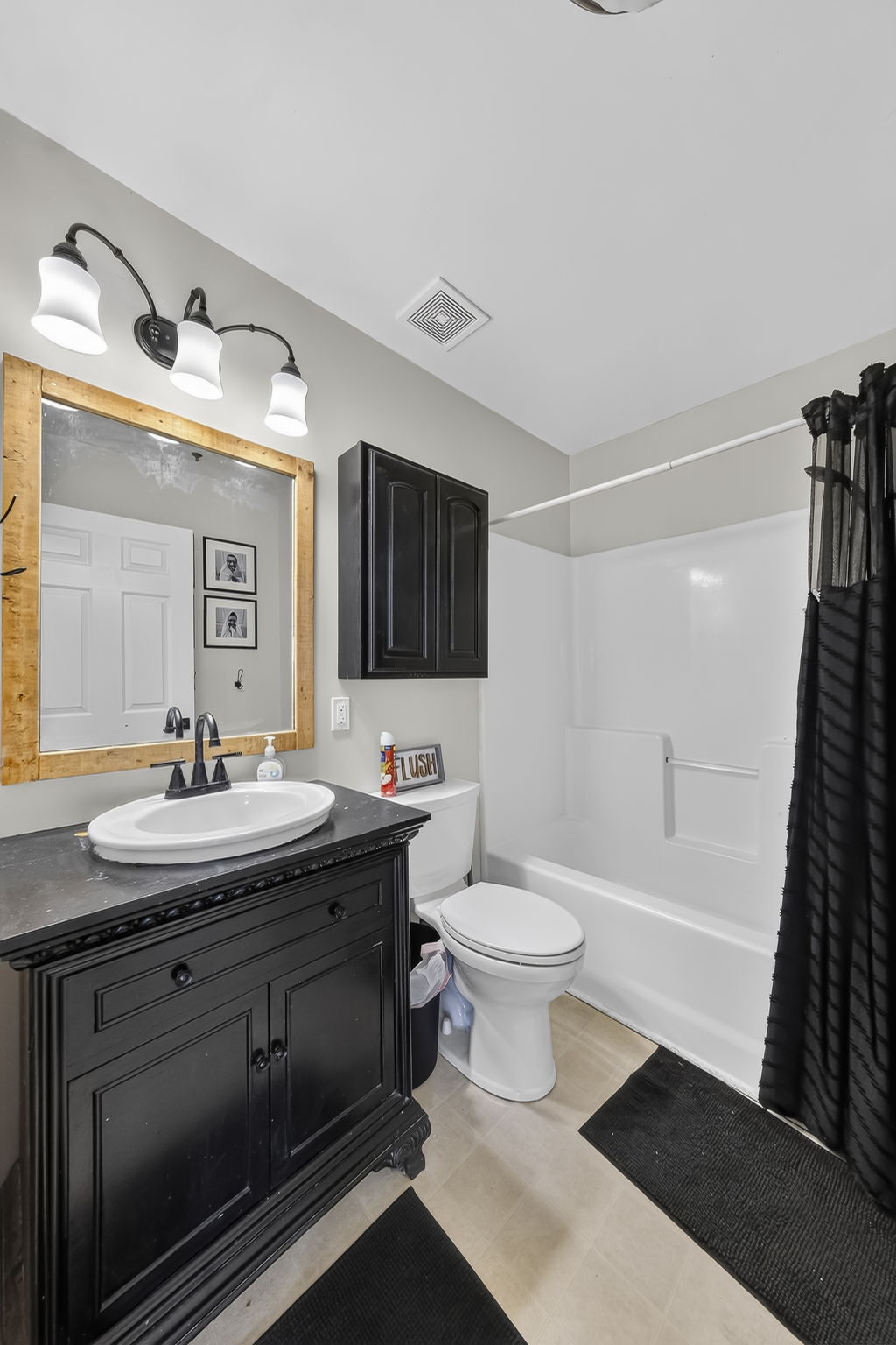  Photo 32