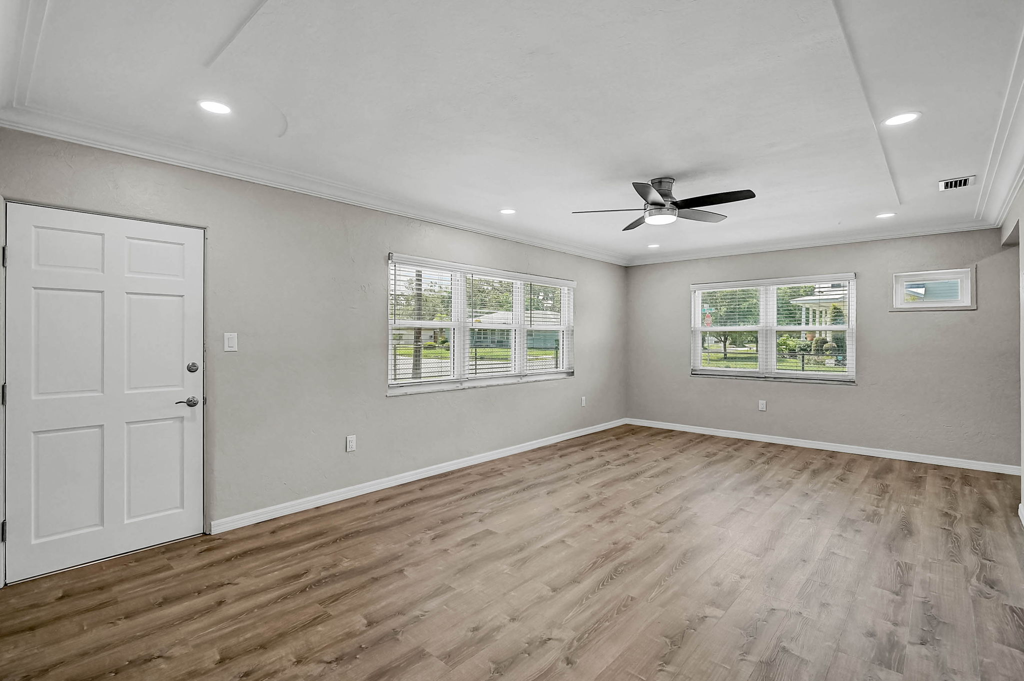 102 20th St NE-10