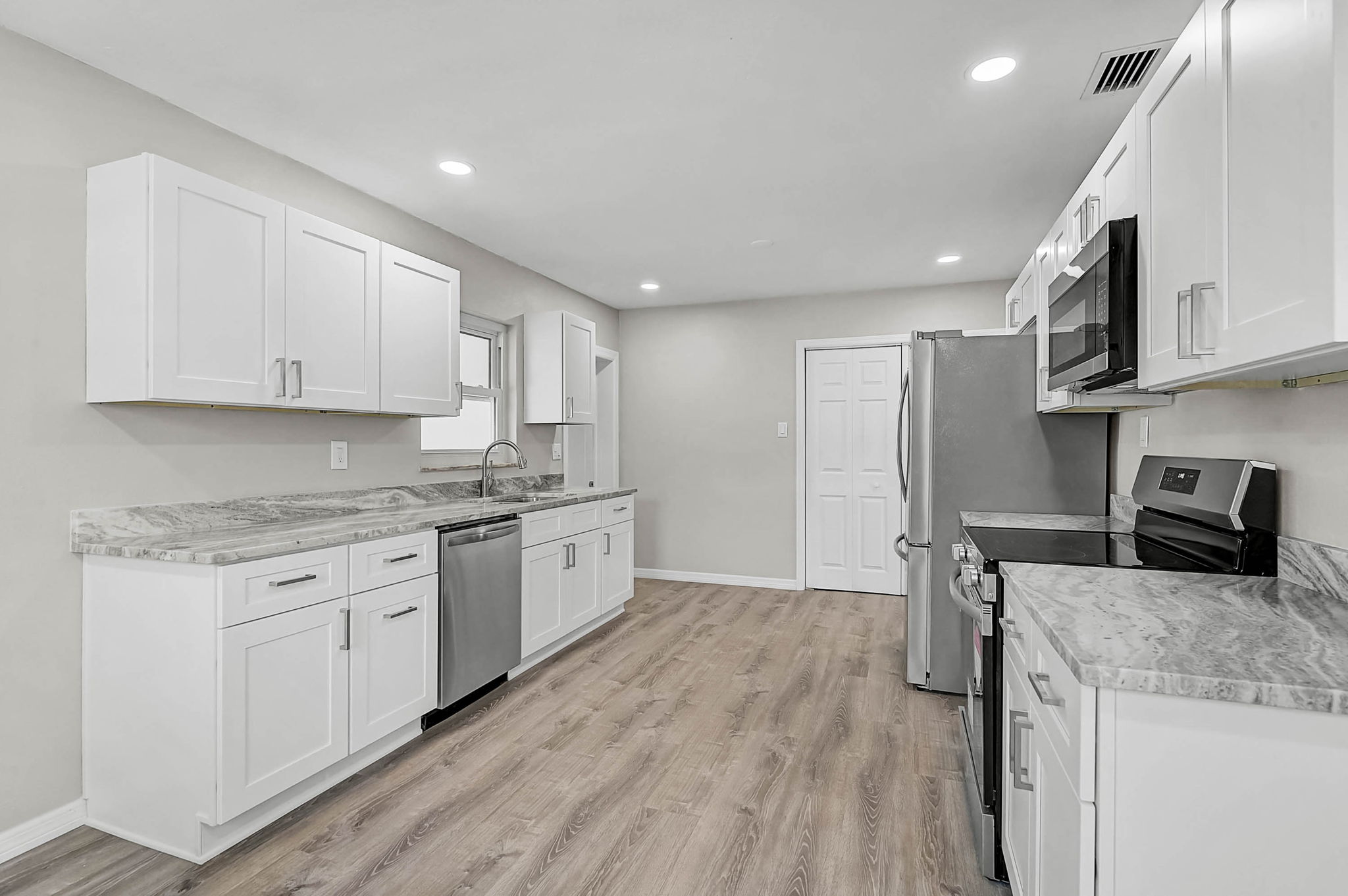 102 20th St NE-13