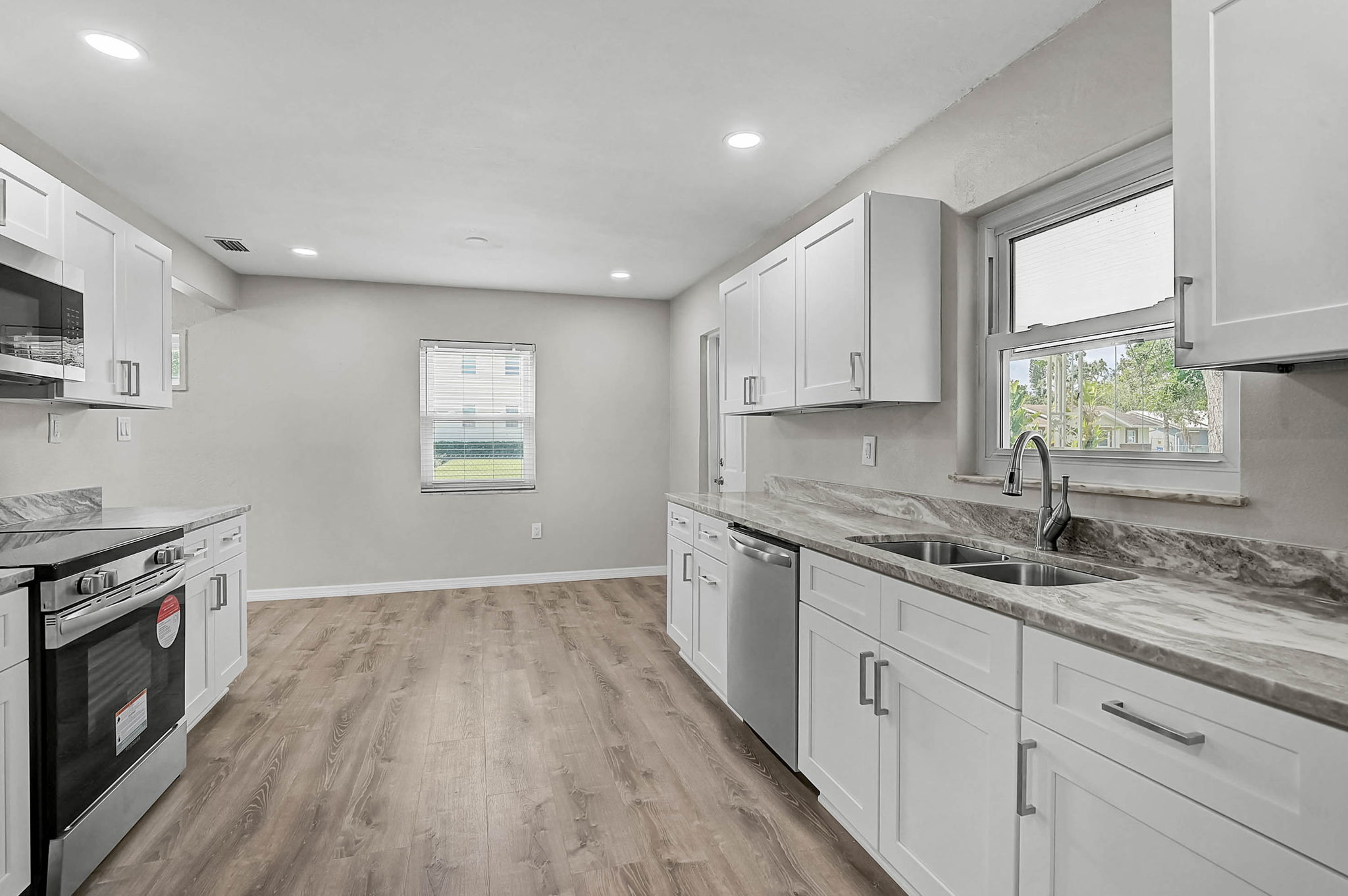 102 20th St NE-15