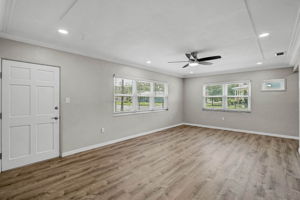 102 20th St NE-10