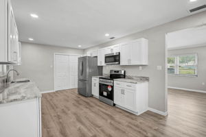 102 20th St NE-11