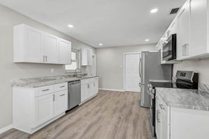 102 20th St NE-13