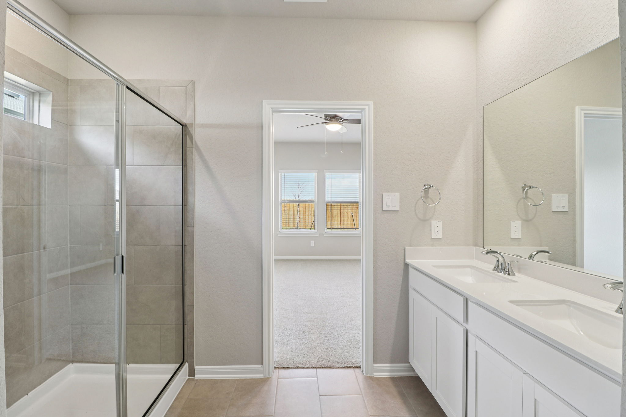 San Antonio - EAST-Legendary Trails-102 Barton Point Schertz TX 78108-017