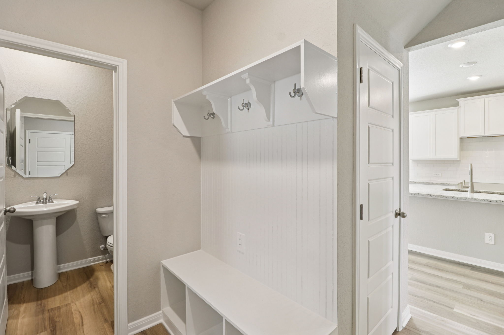 San Antonio - EAST-Legendary Trails-102 Barton Point Schertz TX 78108-028