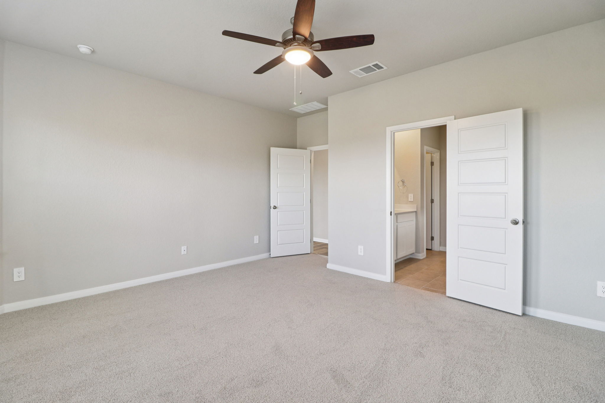 San Antonio - EAST-Legendary Trails-102 Barton Point Schertz TX 78108-034