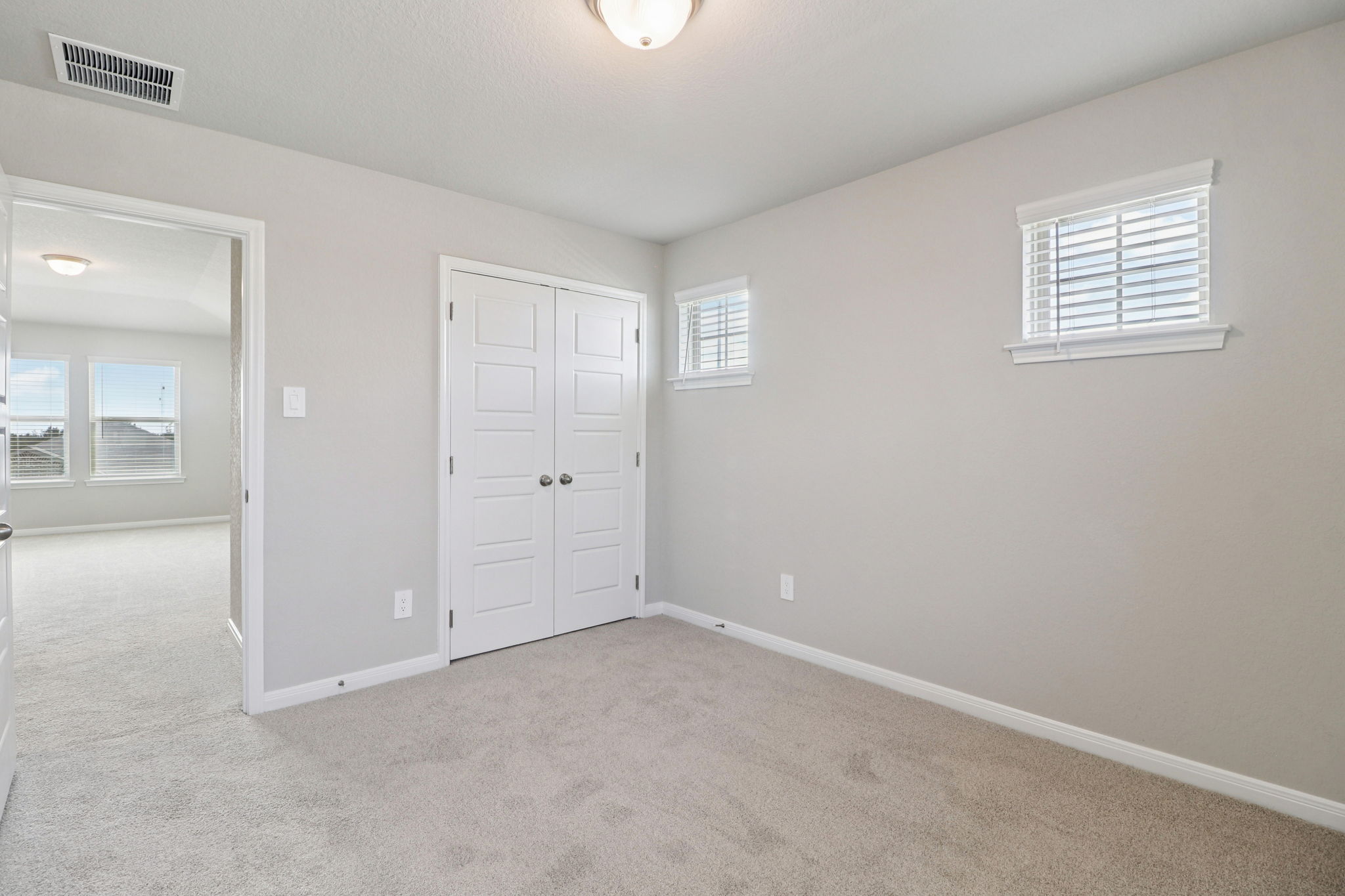 San Antonio - EAST-Legendary Trails-102 Barton Point Schertz TX 78108-035