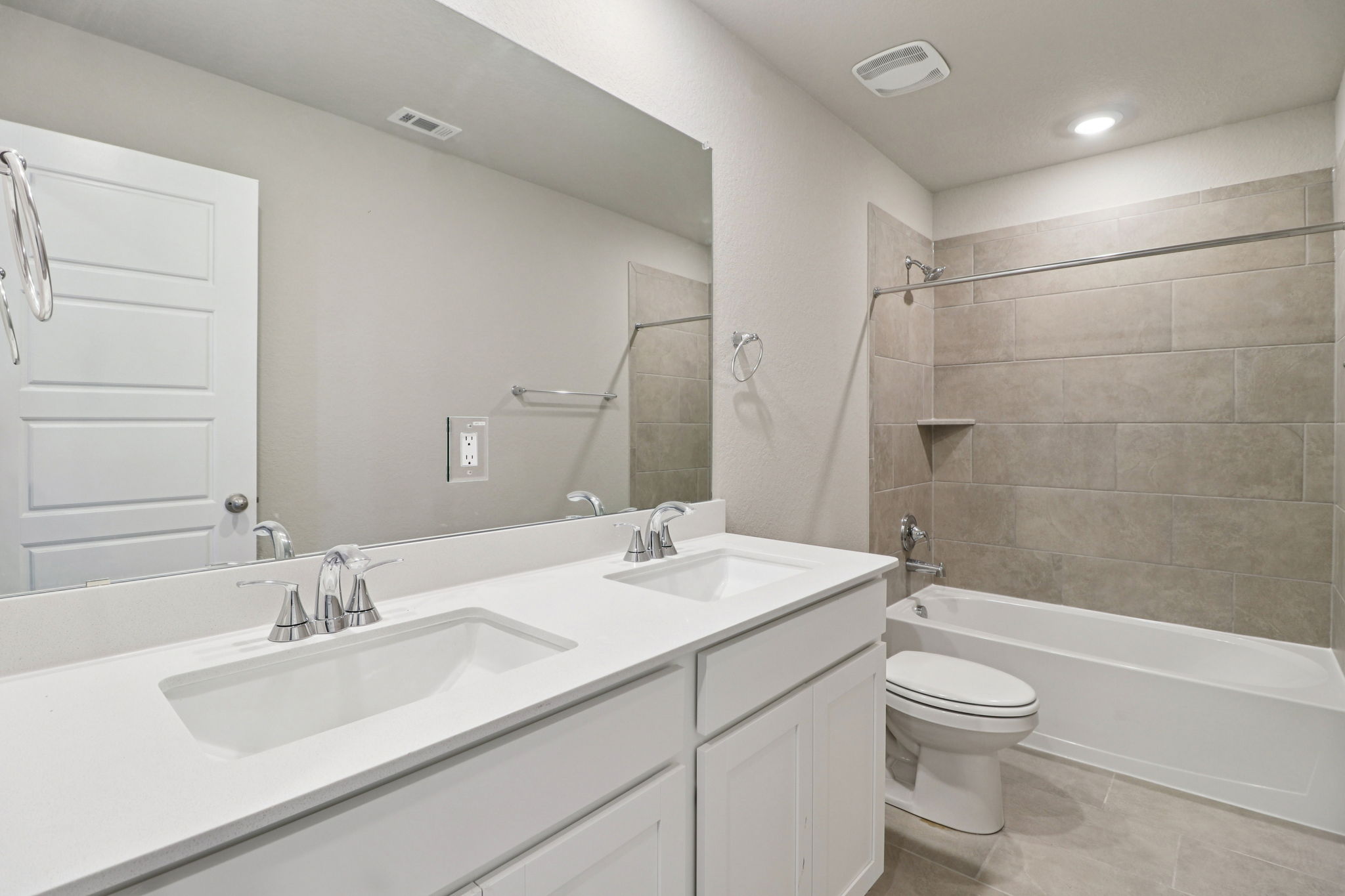 San Antonio - EAST-Legendary Trails-102 Barton Point Schertz TX 78108-038