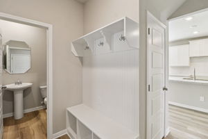 San Antonio - EAST-Legendary Trails-102 Barton Point Schertz TX 78108-028