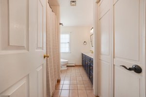  Photo 32