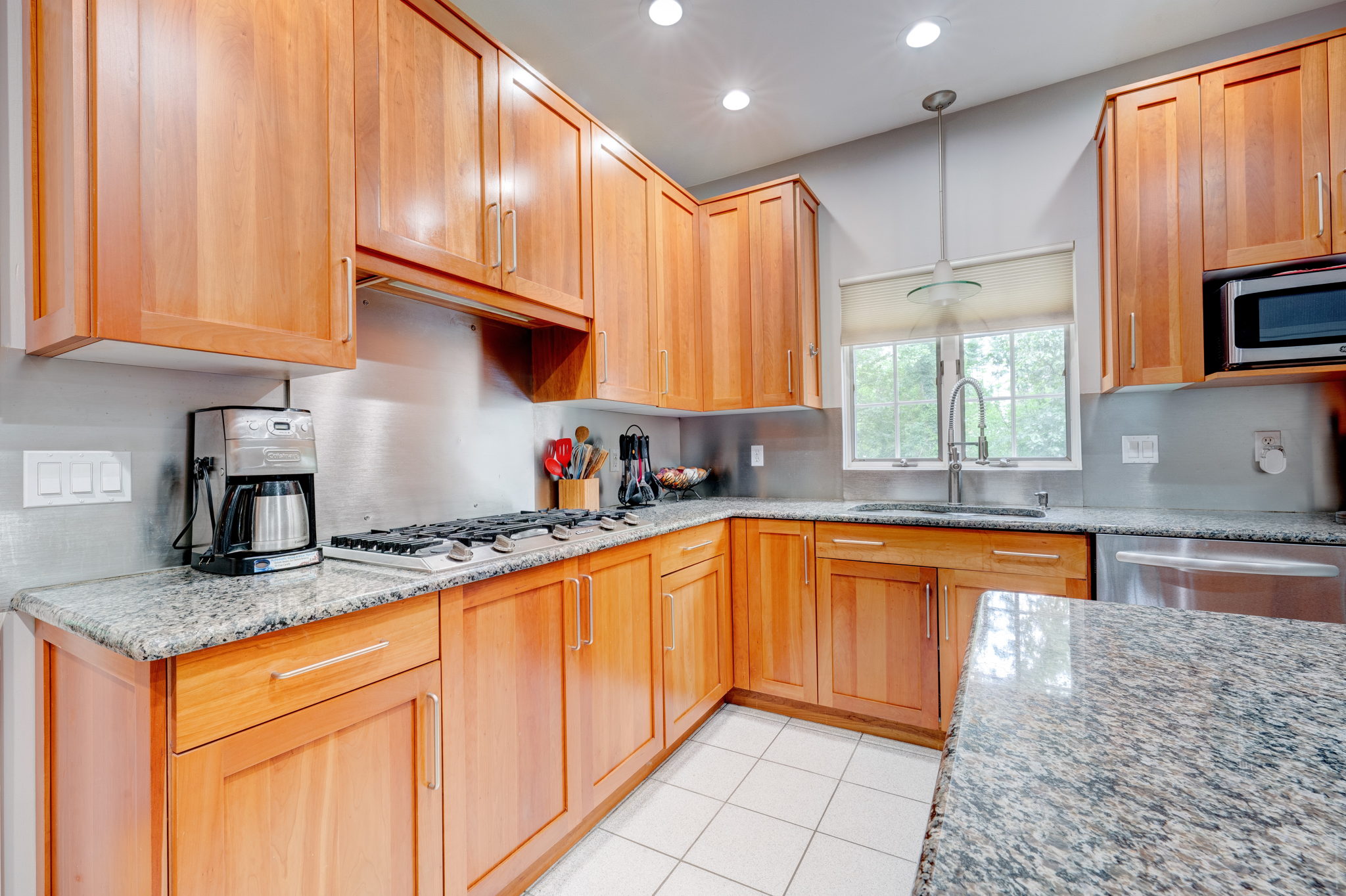 102 Doe Meadow Ct, Southington, CT 06489, USA Photo 26
