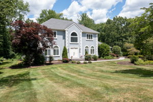 102 Doe Meadow Ct, Southington, CT 06489, USA Photo 0