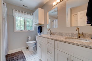102 Doe Meadow Ct, Southington, CT 06489, USA Photo 40