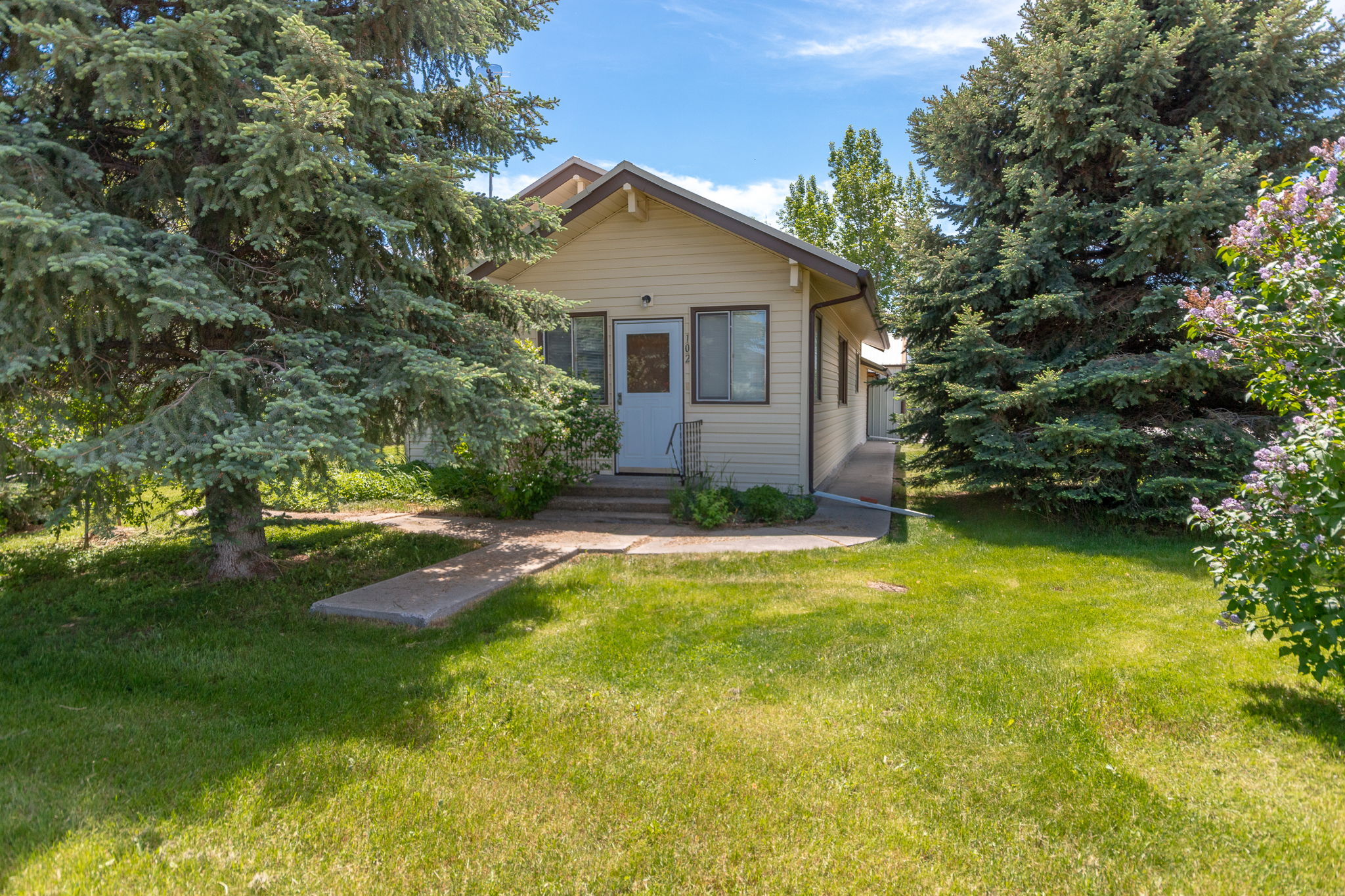 102 E 1st Ave, Lavina, MT 59046 Lani Gershmel Photography