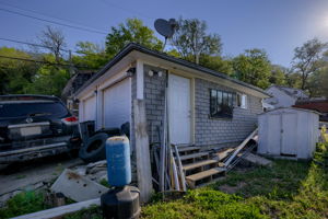  Photo 32